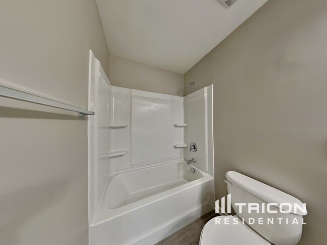 Building Photo - 1717 Marita Dr