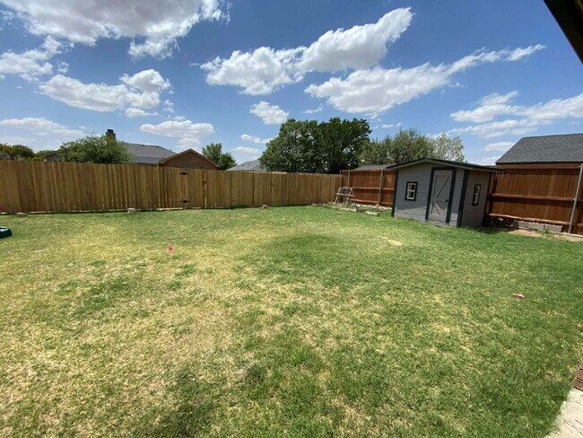 Building Photo - Spectacular 4 Bed 2 Bath in South Lubbock! Cooper School District!