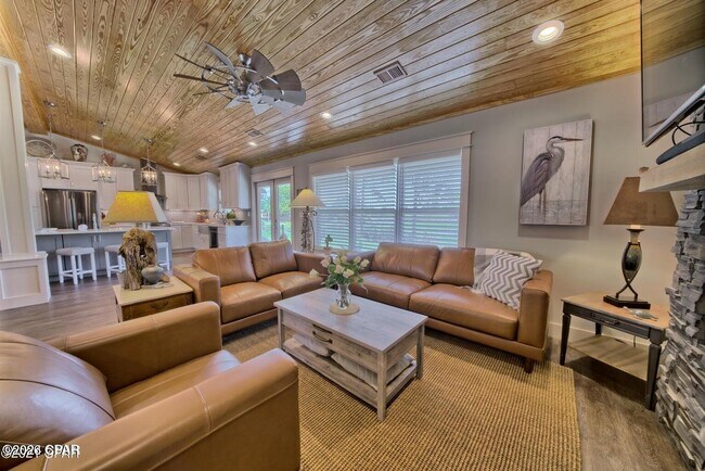 Building Photo - 263 Lullwater Dr