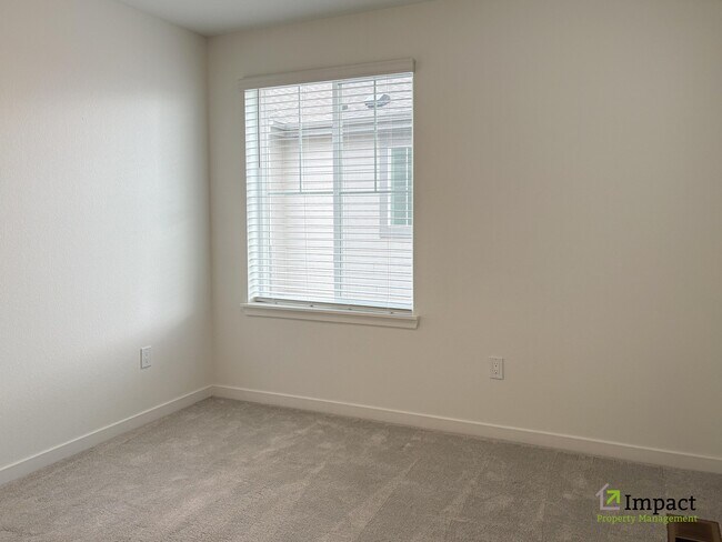 Building Photo - 10228 Vaughn St