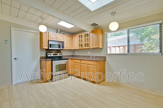 Building Photo - 3974 Duncan Pl