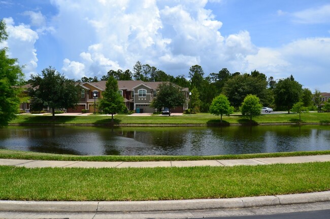 Building Photo - Lakefront Luxury Upgraded 3 BR 2.5 BA Town...