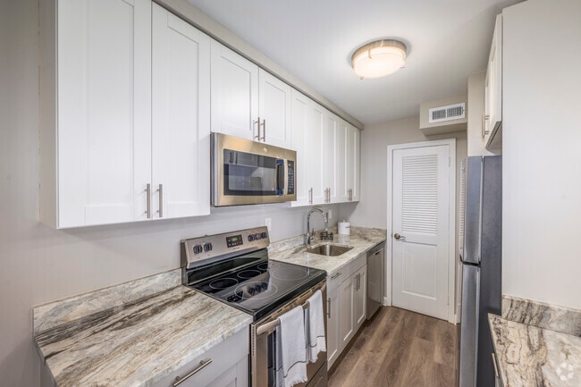 Interior Photo - Renaissance Hills