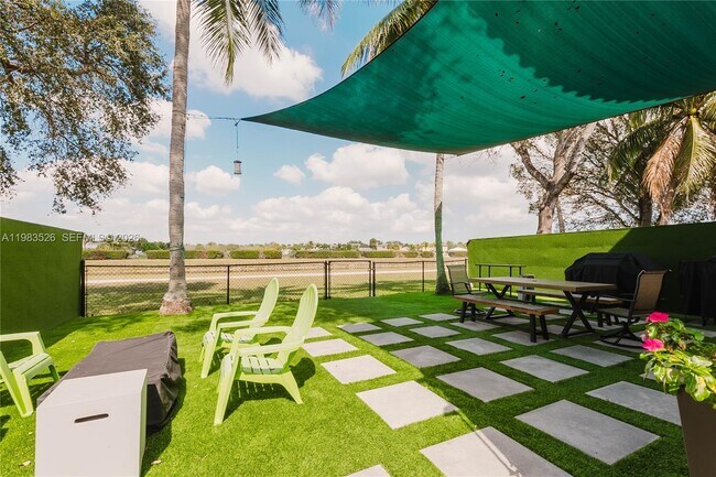 Building Photo - 12735 SW 49th Ct