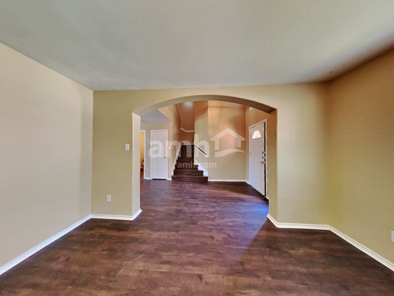 Building Photo - 149 Bristol Bend Ln