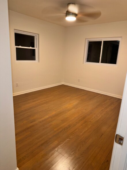 Building Photo - 562 Hartley Pl