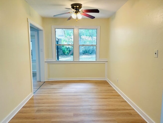 Building Photo - 412 E Magnolia Dr