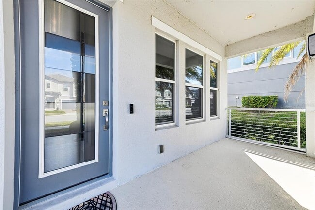 Building Photo - 6054 Bimini Twist Loop