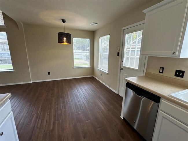Building Photo - 2315 Bluffstone Dr