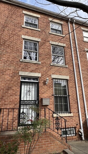 Building Photo - 105 N Ann St
