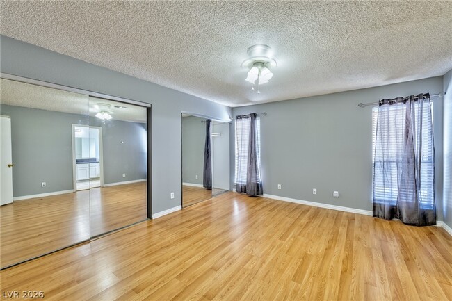 Building Photo - 2078 Waverly Cir