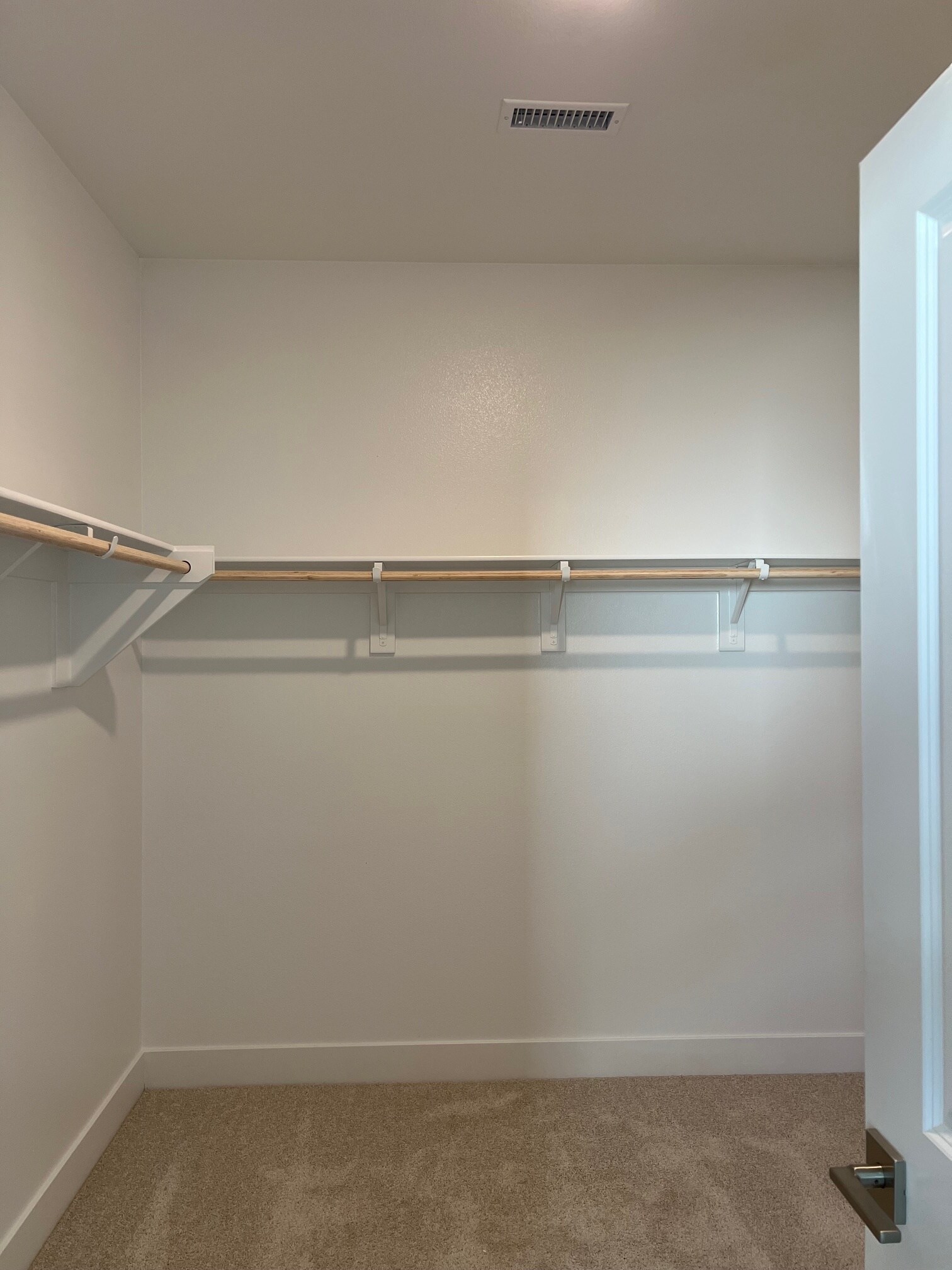 walk-in closet - 1840 Vincent Dr