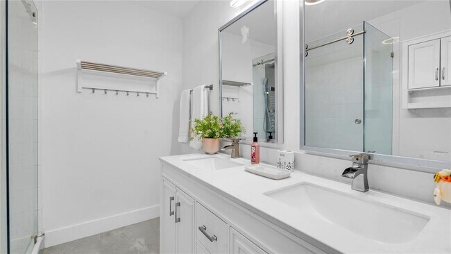 Building Photo - 6290 W 16th Ave