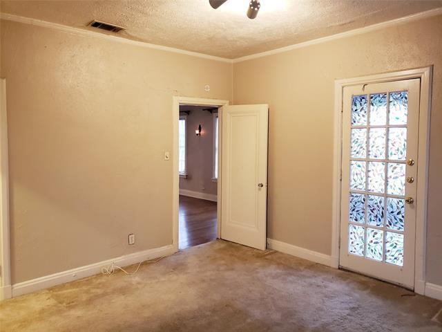 Building Photo - 4626 Columbia Ave
