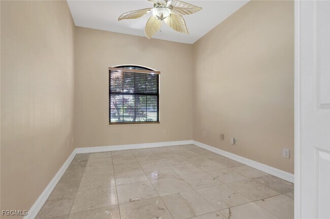 Building Photo - 12500 Fairmont Dr