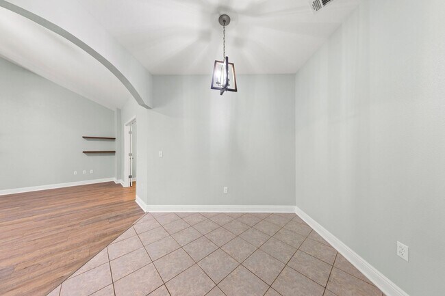 Building Photo - Luxury home in a premier neighborhood!