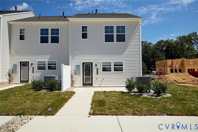 Building Photo - 240 Greenpark Rd