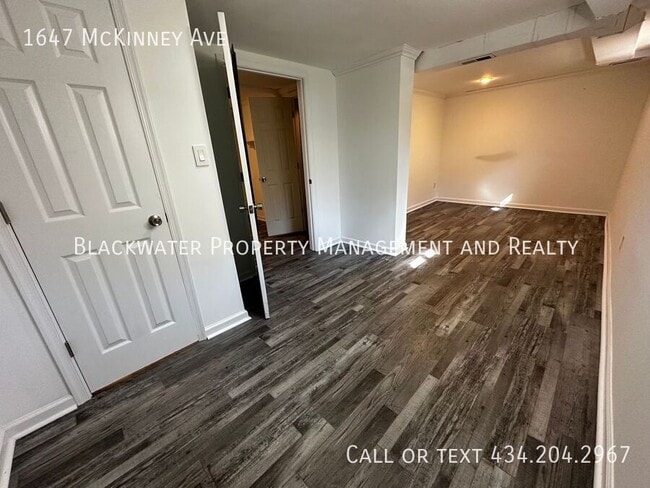 Building Photo - 1647 McKinney Ave