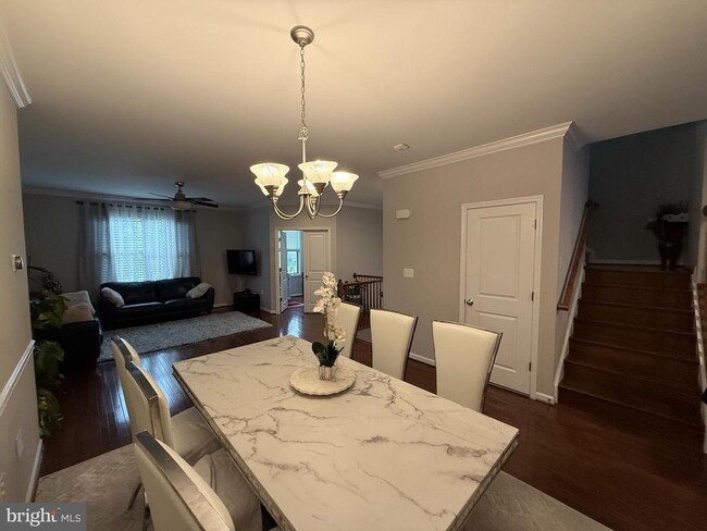 Building Photo - 42218 Castle Ridge Square