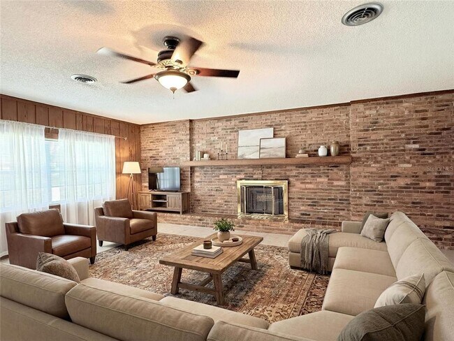 Building Photo - 4701 NE 7th Ave