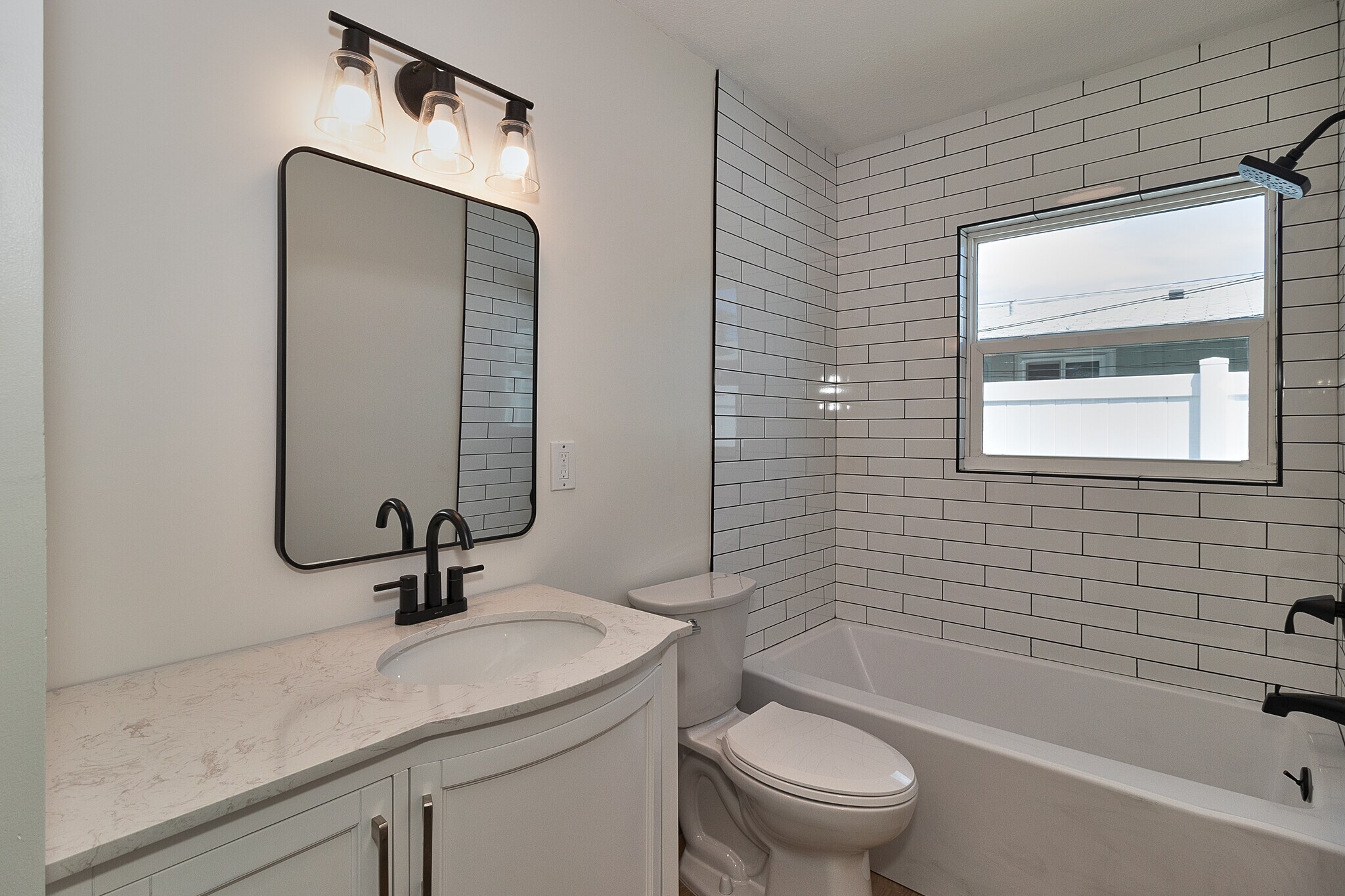 Building Photo - 508 91st Ave N