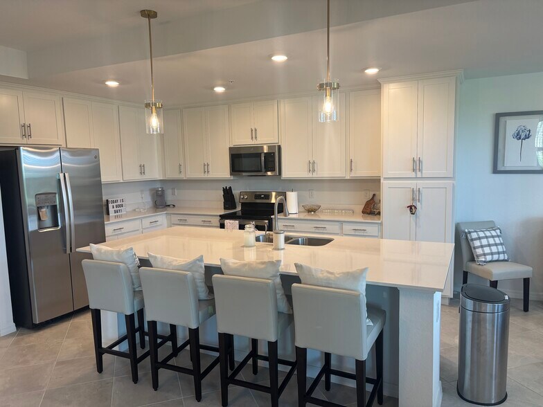 Building Photo - 14151 Heritage Landing Blvd