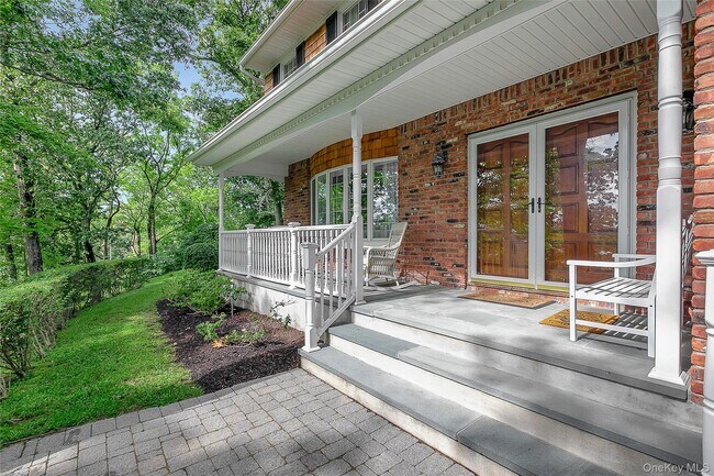 Building Photo - 451 River Rd