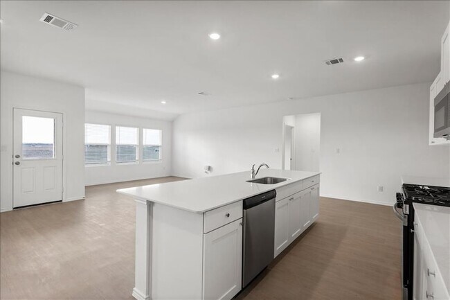 Building Photo - 212 Seven Seas Dr