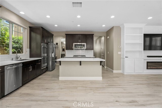 Building Photo - 135 Sparrow