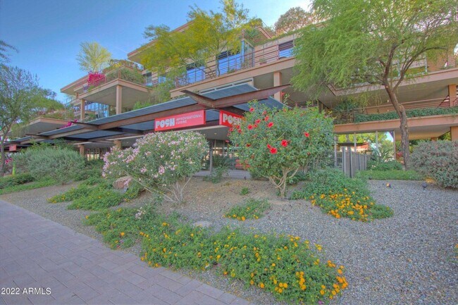 Building Photo - 7117 E Rancho Vista Dr