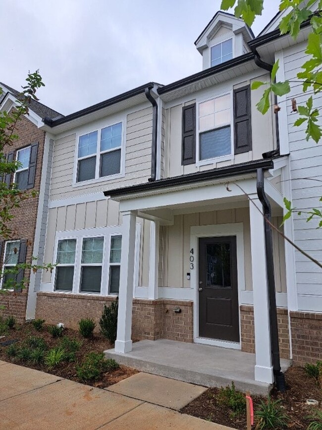 Building Photo - Charming 3 beds 2.5 baths in Fuquay Varina!