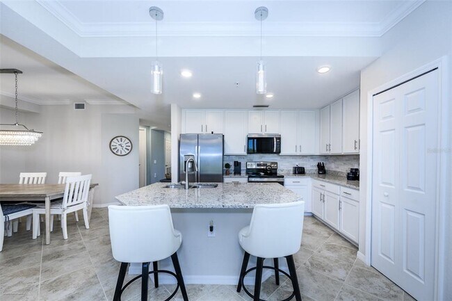 Building Photo - 14061 Heritage Landing Blvd