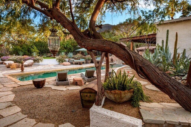 Building Photo - 71607 Sahara Rd