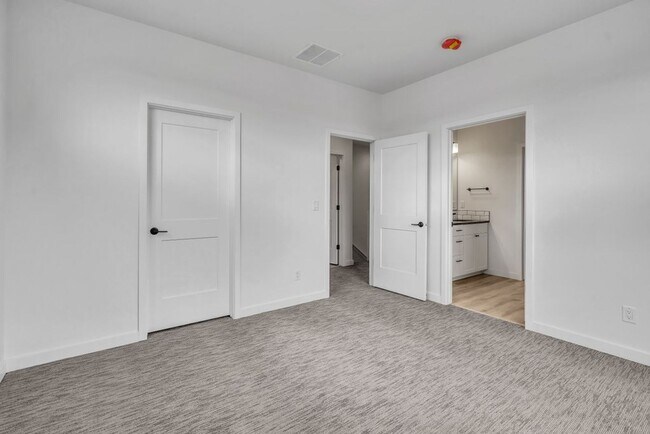 Building Photo - Spacious Two-Story Single-Family Home