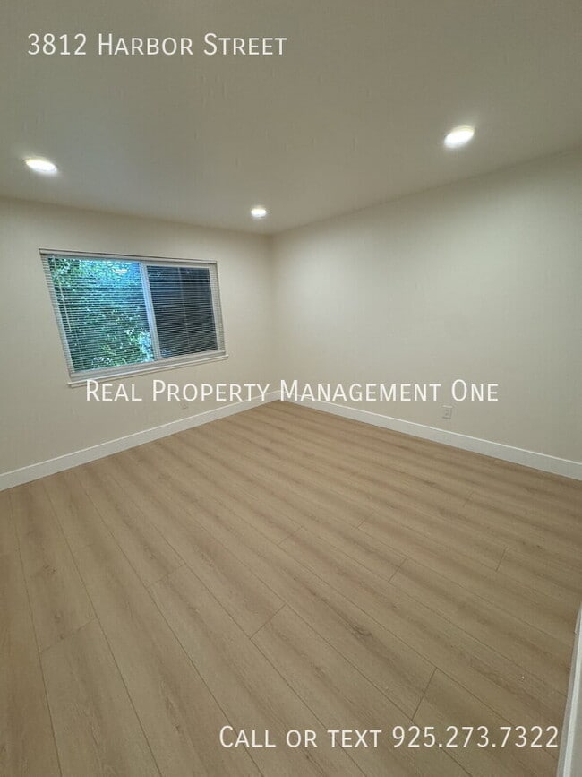 Building Photo - 3812 Harbor St