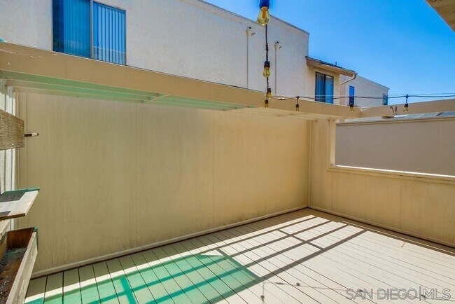 Building Photo - 3268 Via Marin