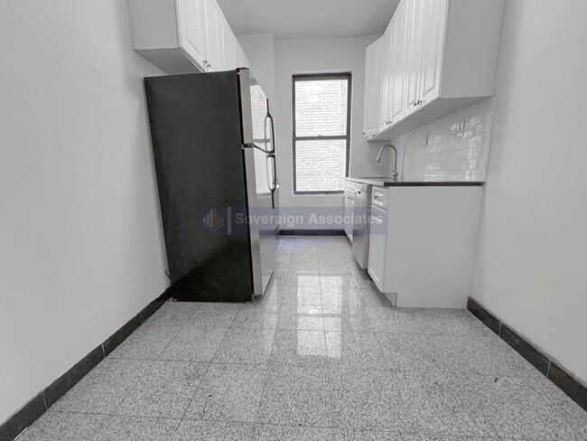 Building Photo - 664 W 163rd St