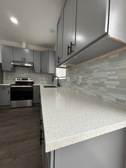 Building Photo - 20115 NE Halsey St