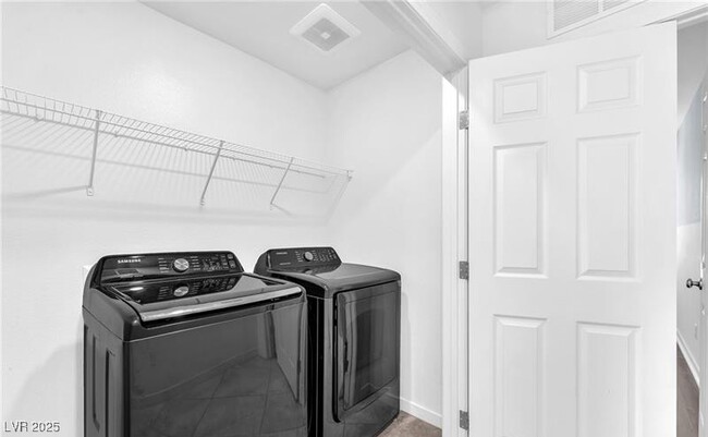 Building Photo - 8106 Guadiano Ave