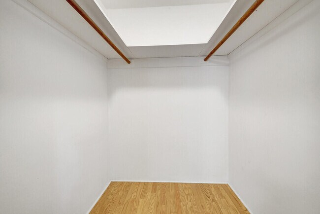 Building Photo - 368 Beacon St