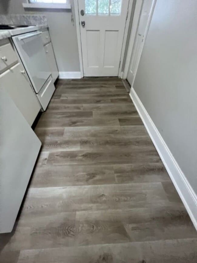 Building Photo - Home For Rent