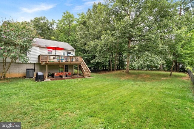 Building Photo - 7390 Lake Dr