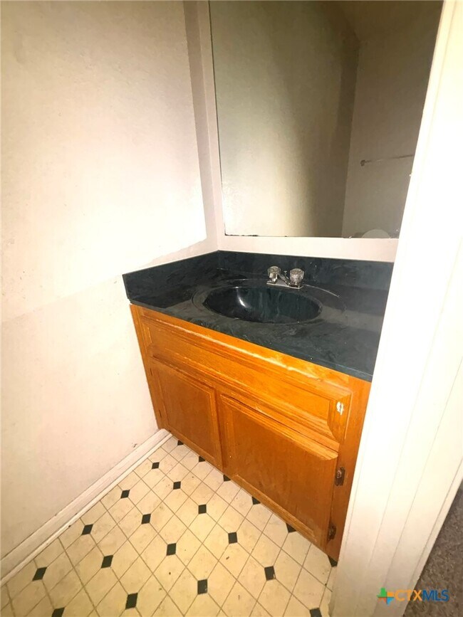 Building Photo - 308 Deloris Dr