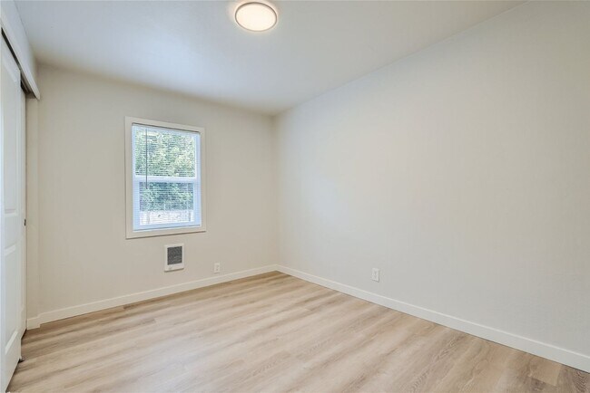 Building Photo - New Price!! Newly Remodeled 2BR/1BA House ...