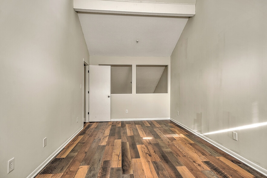 Building Photo - 109 Beechnut St