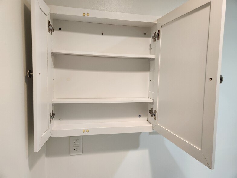 Spacious Kitchen Cabinets - 61 N Linwood Ave