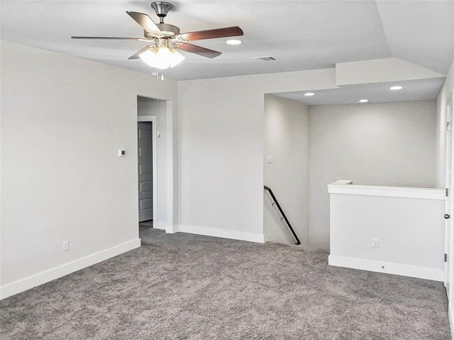 Building Photo - 551 Tanda Ln