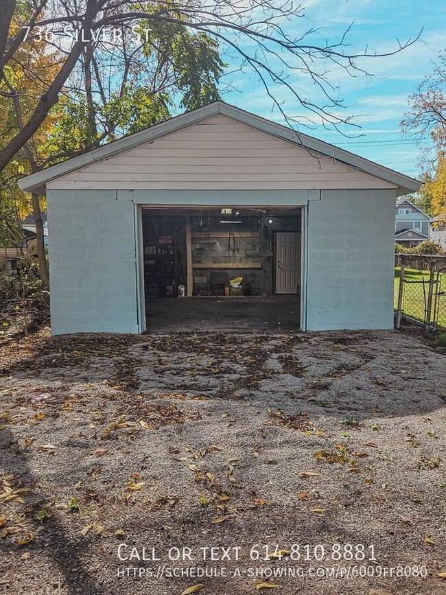 Building Photo - Large Four Bedroom Home- Garage