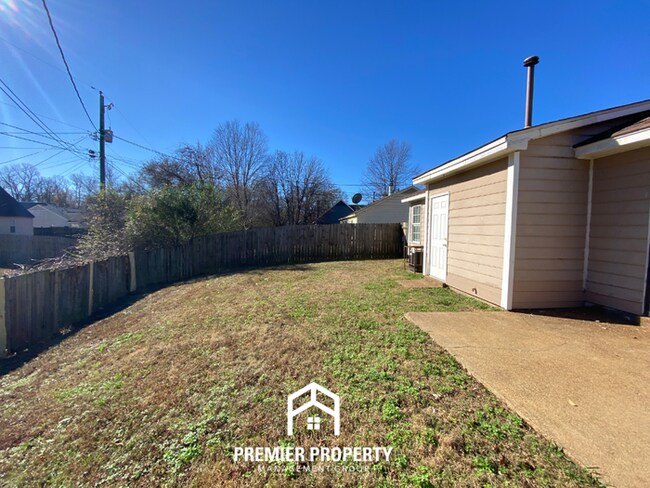 Building Photo - 5950 Chadwell Rd