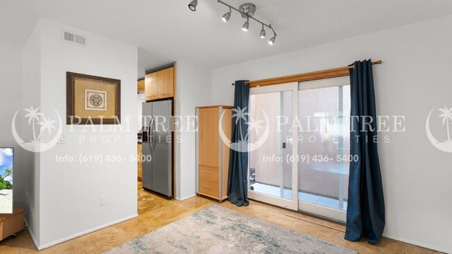 Building Photo - 3582 Governor Dr